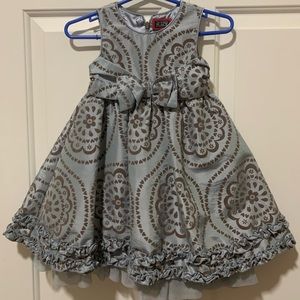 3/15$ Beautiful pale blue dress, 2T